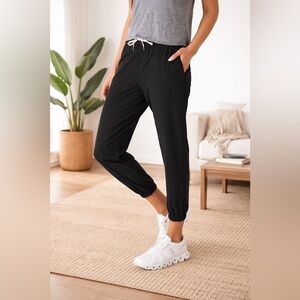 SM Vuori Black Performance Joggers, Athletic Lightweight Drawstring Pants, EUC